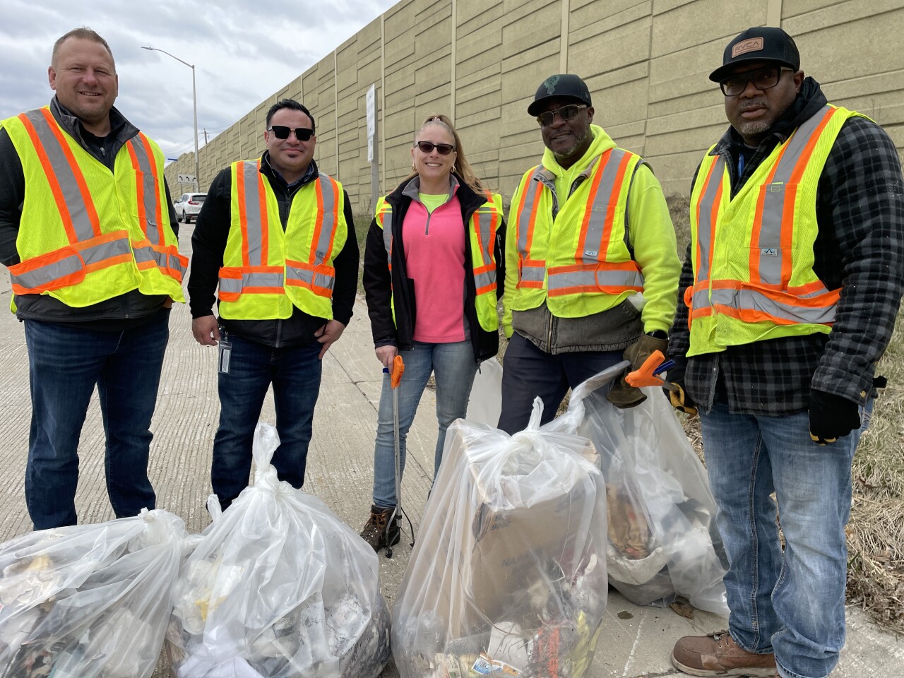 Milwaukee County workers pick up nearly 1 million pounds of trash